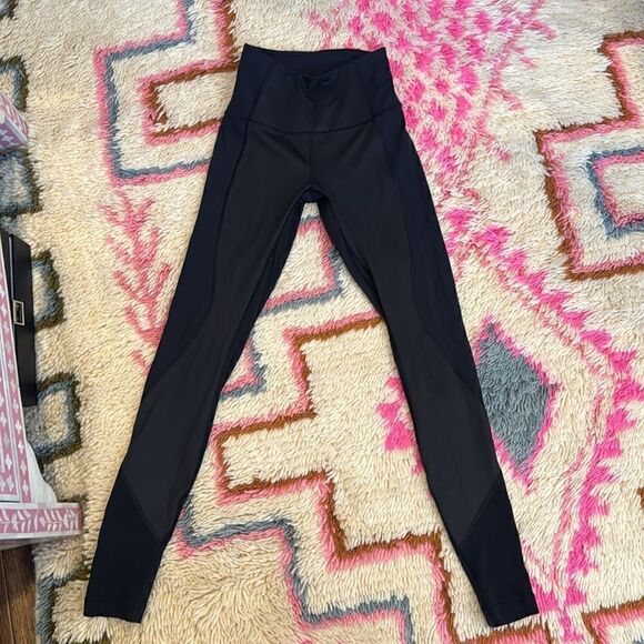 Lululemon Black Leggings - Picture 1 of 6